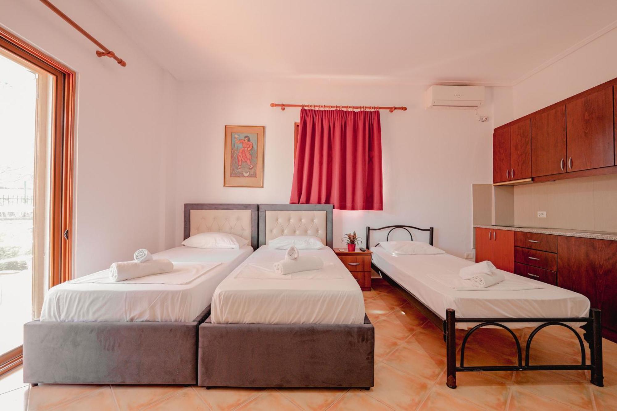 Cozy Apartments Downtown Ksamil Ngoại thất bức ảnh