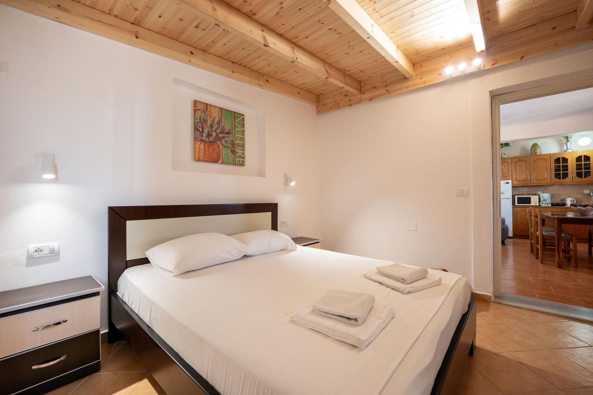 Cozy Apartments Downtown Ksamil Ngoại thất bức ảnh